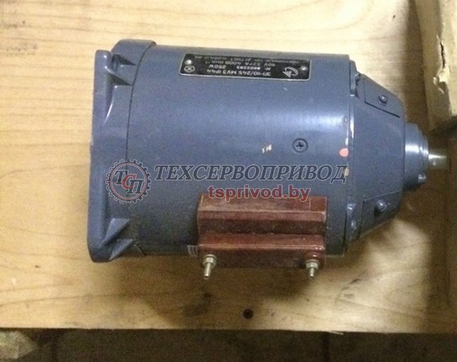 двигатель ЭП-110 245МУ3, два выхода вала фланец